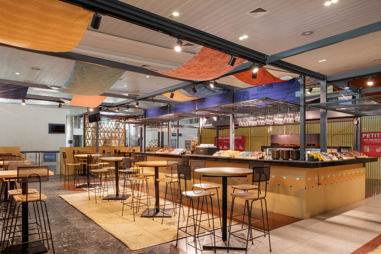 Restaurant and dining area in the terminal